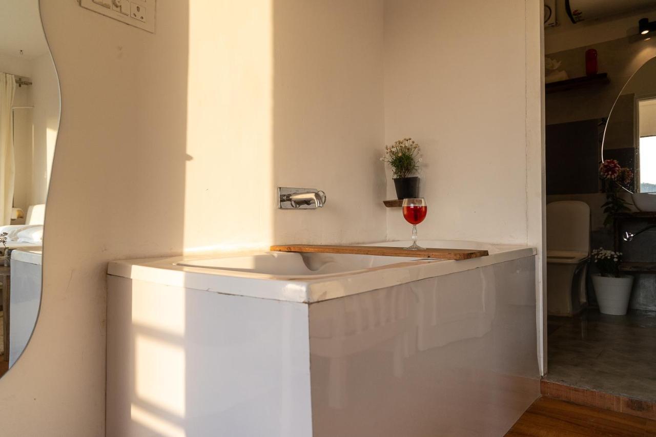 Ecstasy By Thhpsociety Bathtub Rooms Mukteshwar Exterior foto